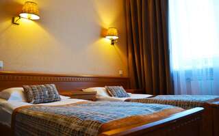 Отель Old Port Hotel Борисполь Стандартный двухместный номер с 2 отдельными кроватями-9